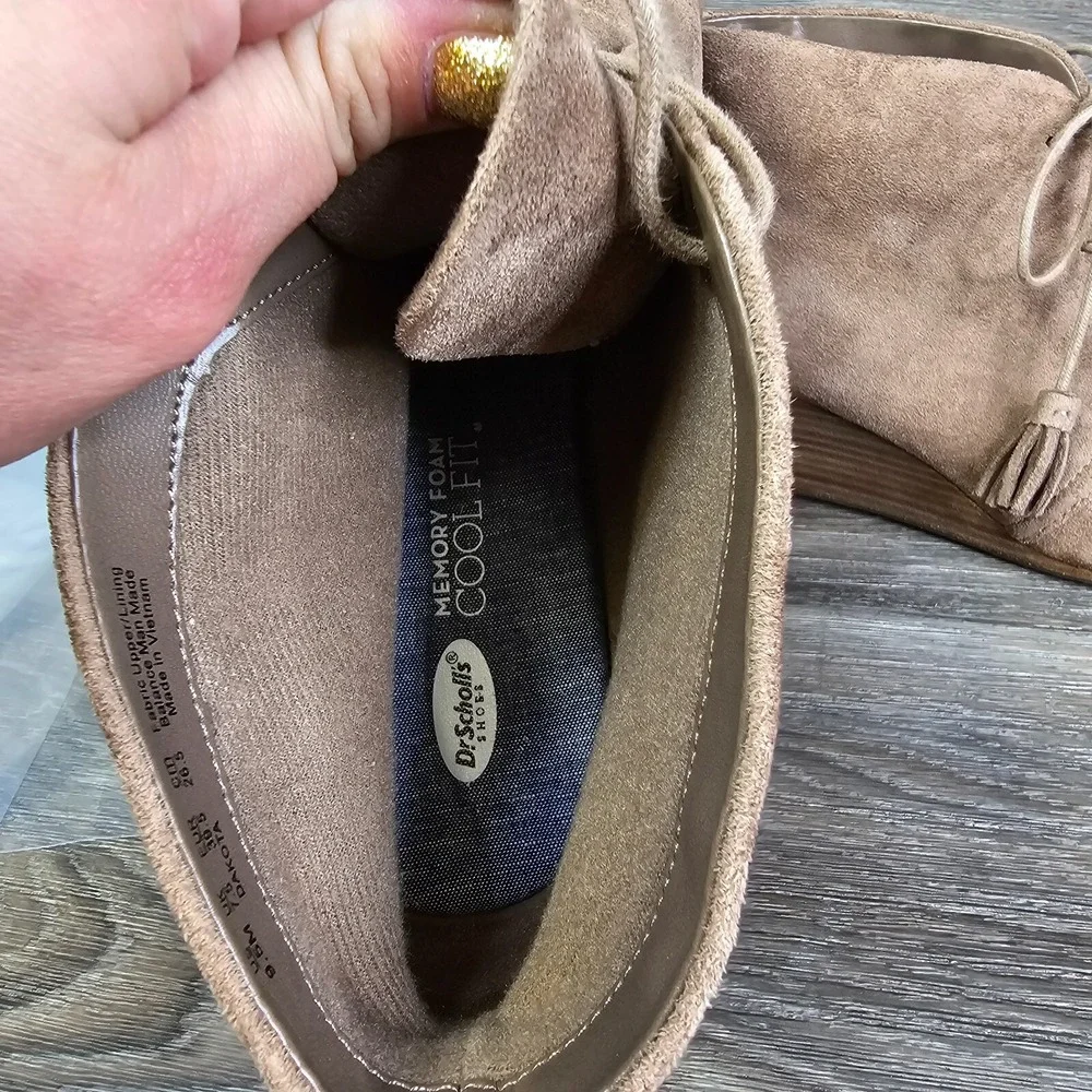 Dr Scholls Dakota Suede Leather Wedge Boots Shoes Women's 9.5 Brown Taupe Tassel
